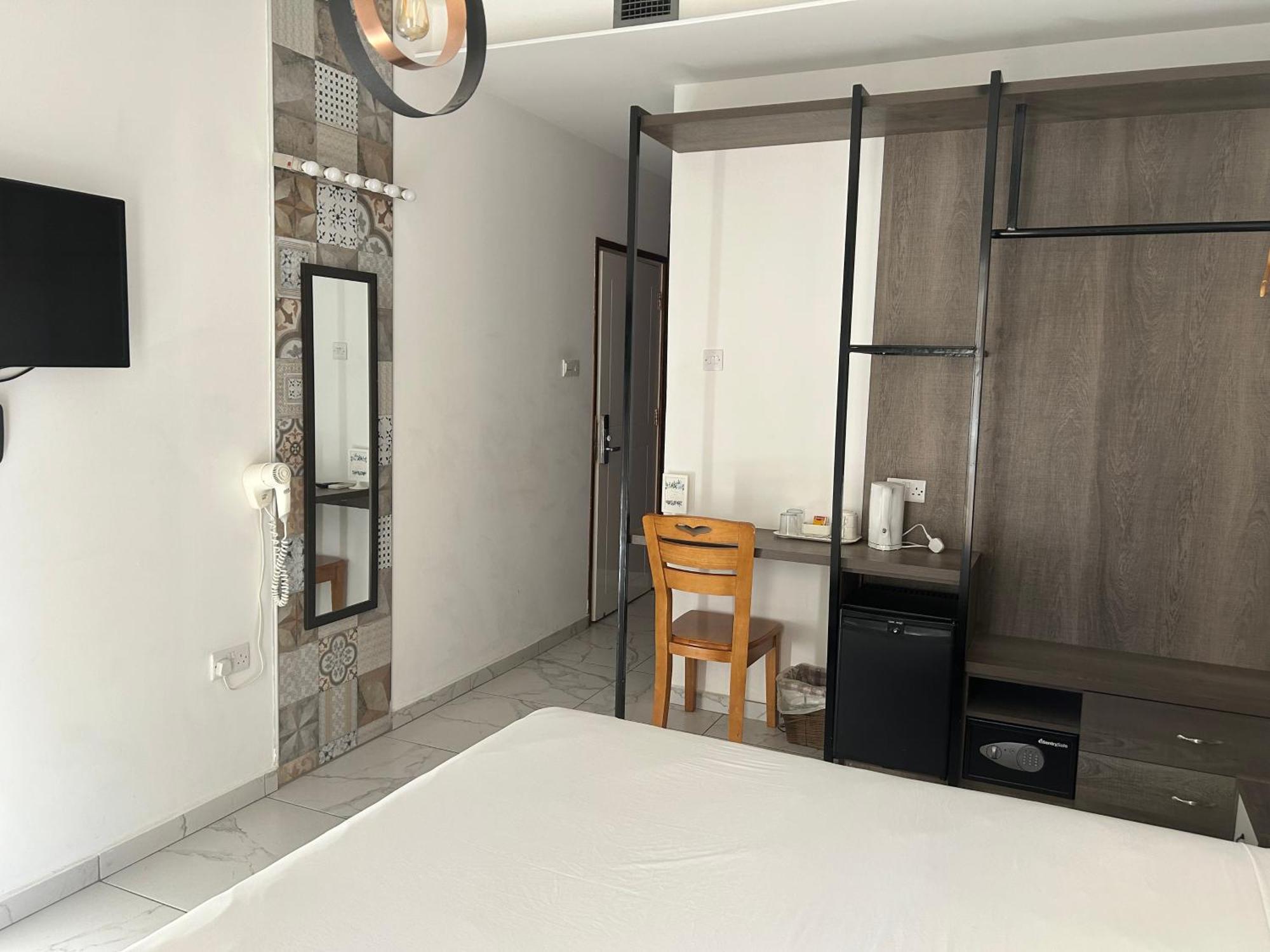 เซนต์ เอเลนา บูทิก โฮเต็ล Hotel ลาร์นาคา ภายนอก รูปภาพ